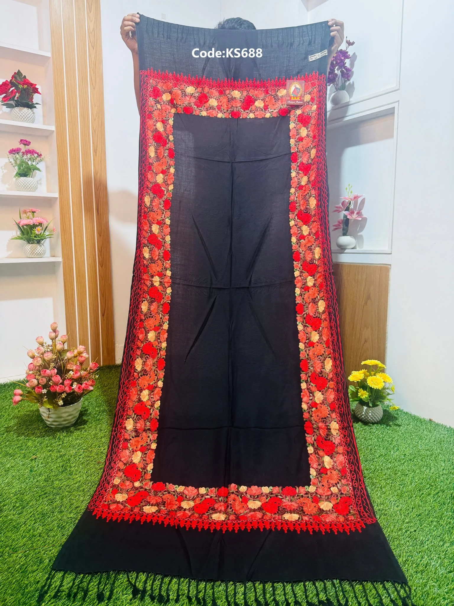 KS688 Beautiful Kashmiri Shawl - Ks688 - Image 1