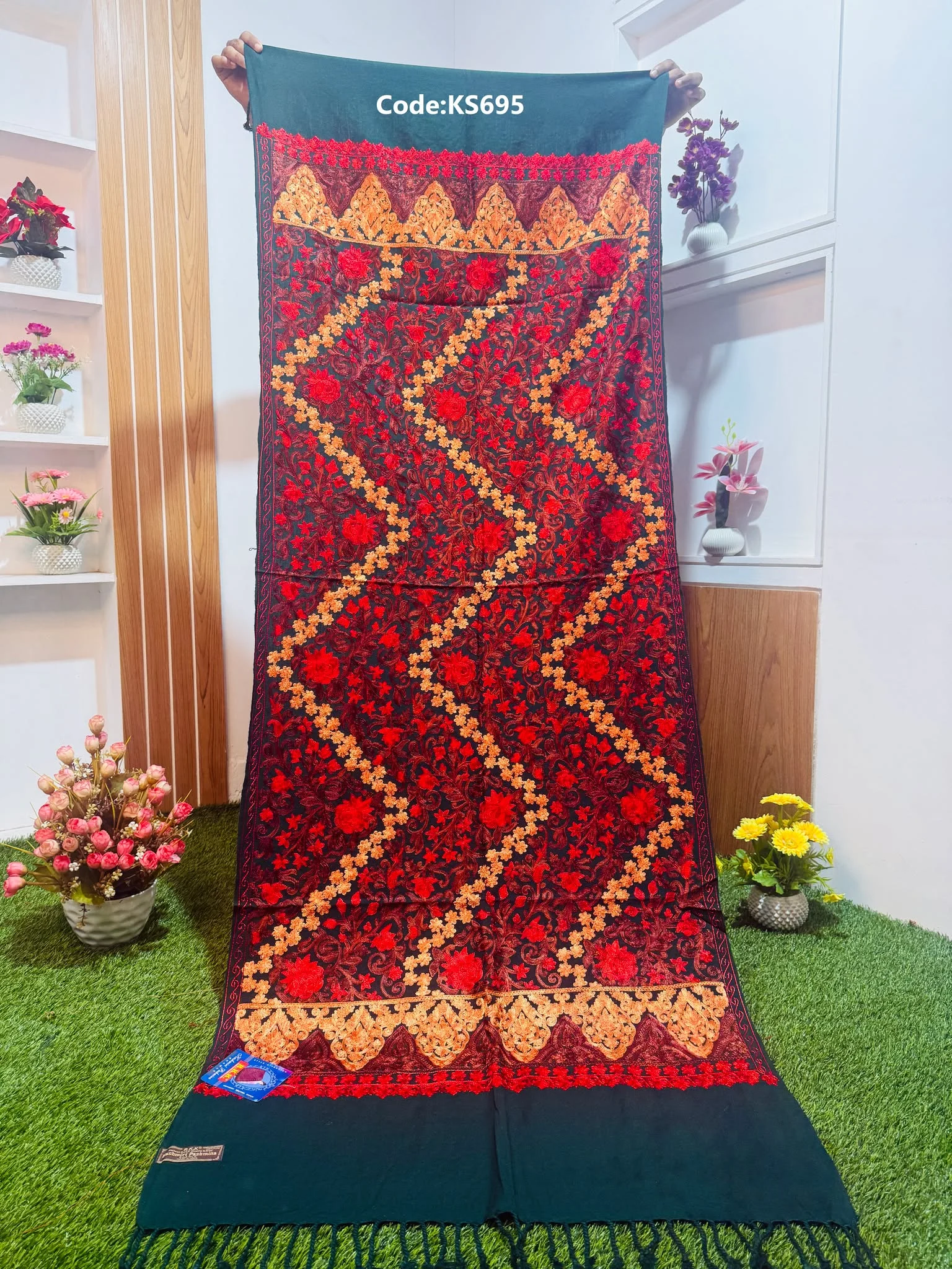 KS695 Beautiful Kashmiri Shawl - Ks695 - Image 1