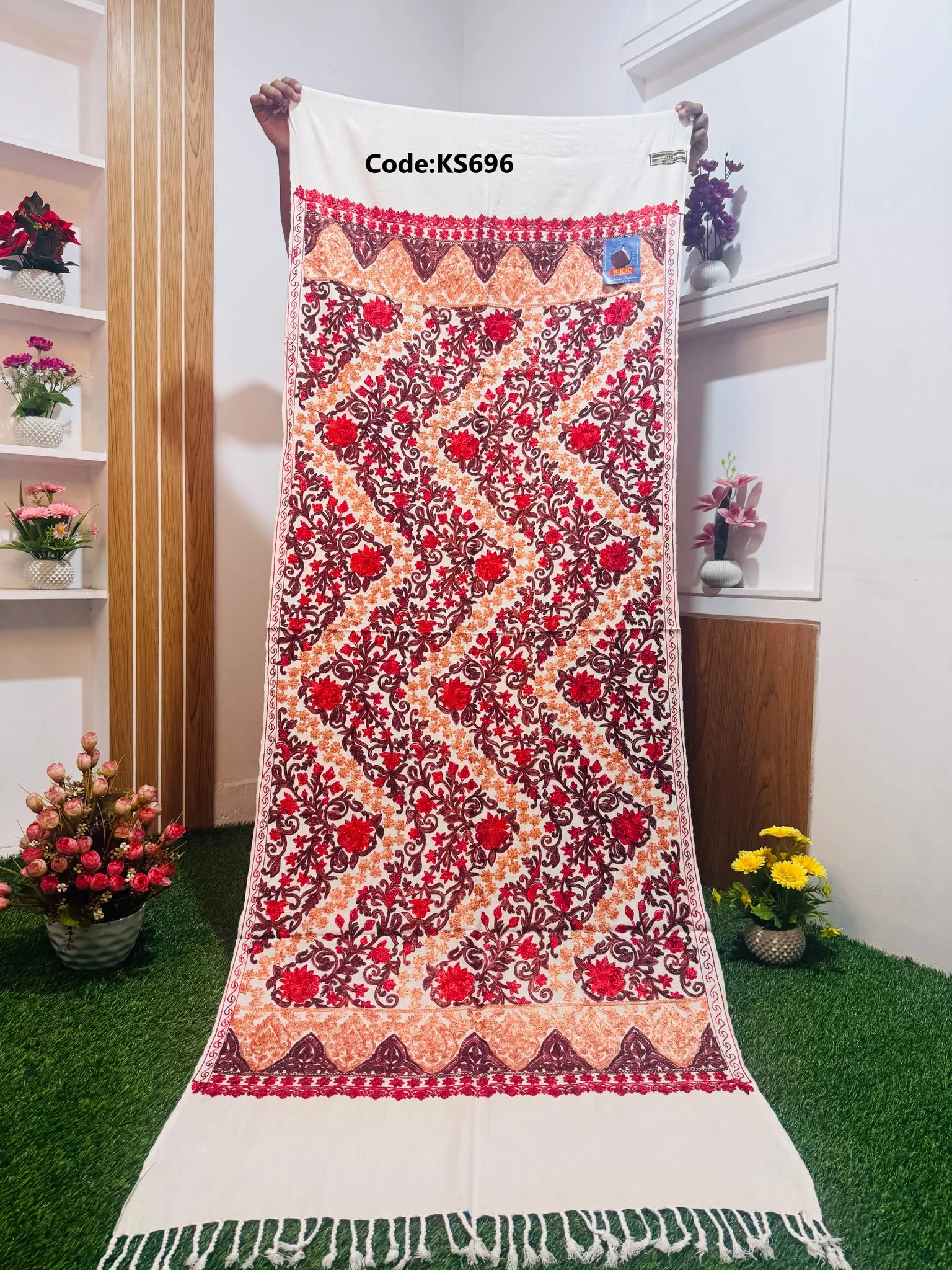 KS696 Beautiful Kashmiri Shawl - Ks696 - Image 1