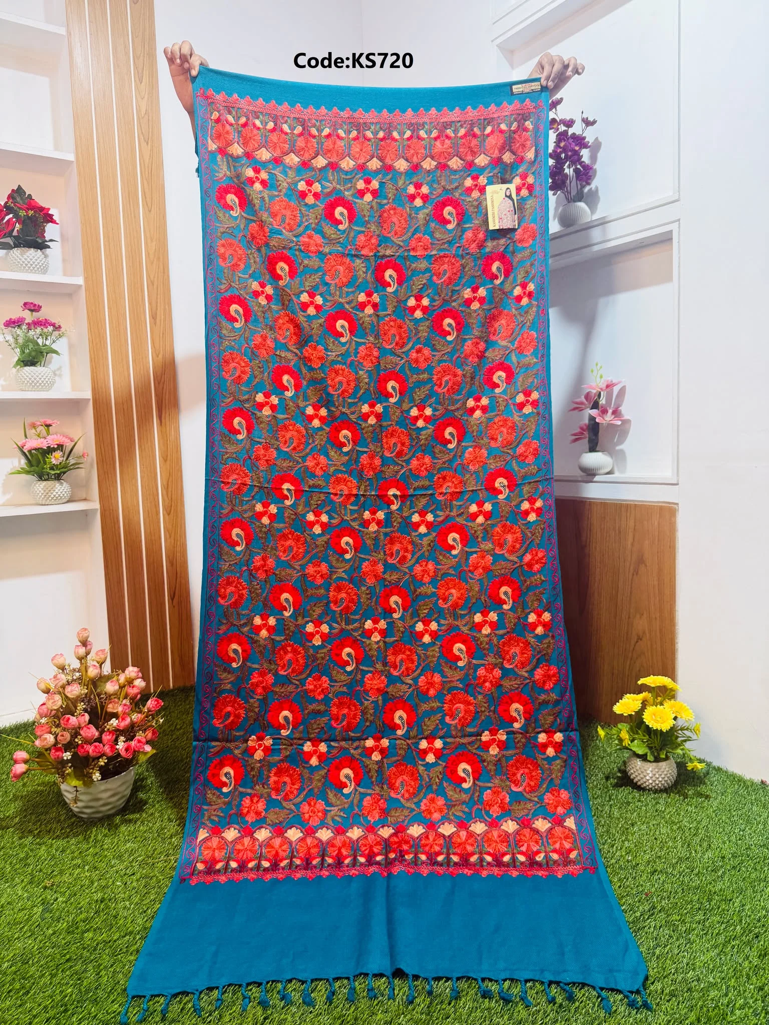 KS720 Beautiful Kashmiri Shawl - Ks720 - Image 1